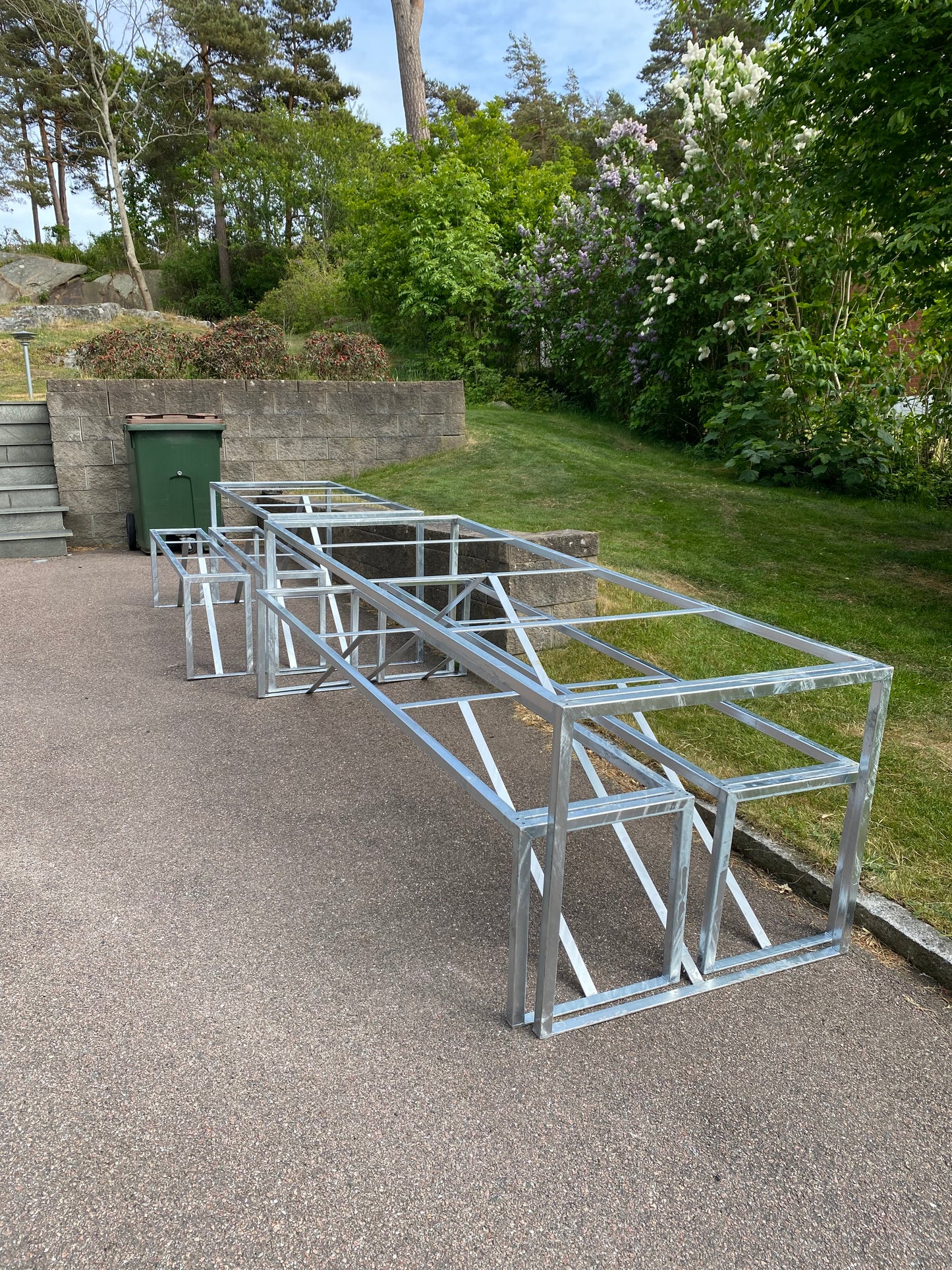 Bord och bänkset