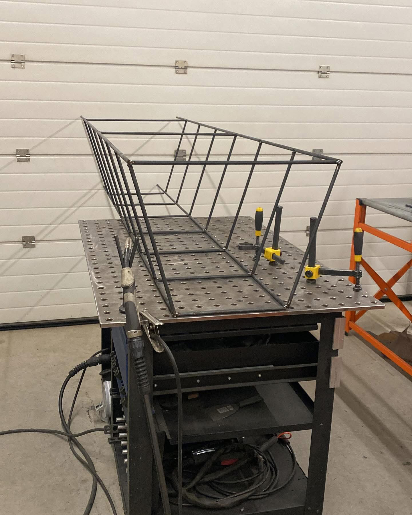 Klematisstöd mot vägg